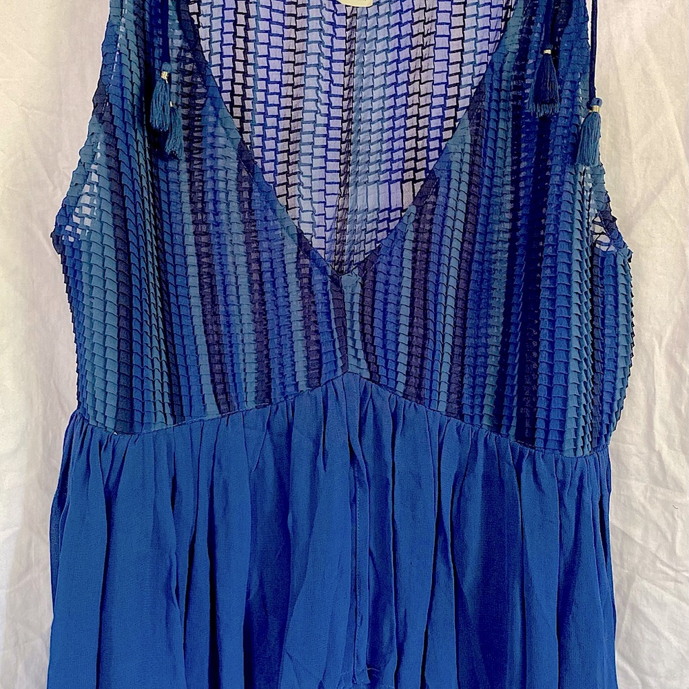 Akemi+Kin/Anthropologie size Small adjustable tank. Beautiful blues!